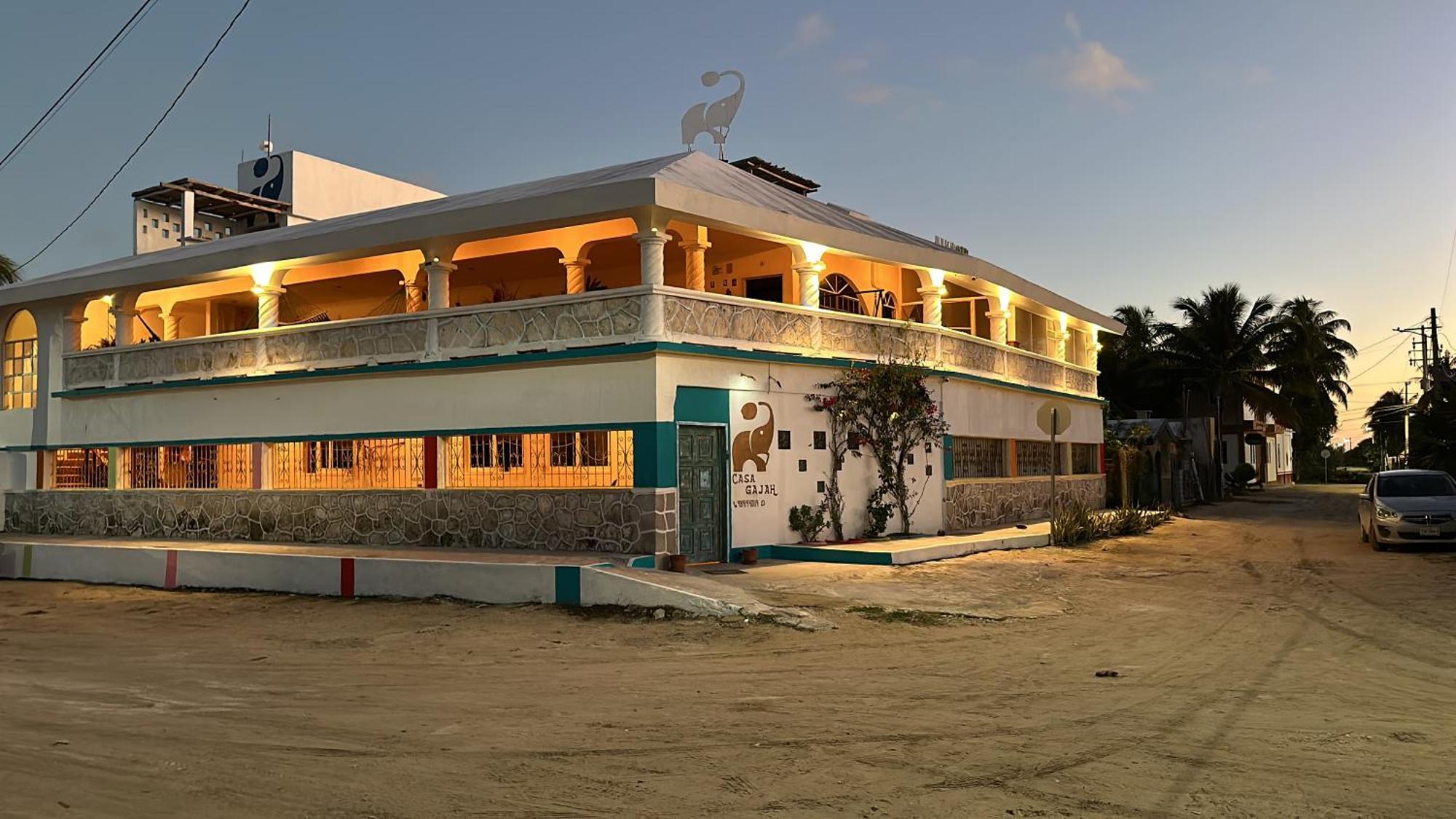 Casa Gajah Hotel Cuyo Buitenkant foto