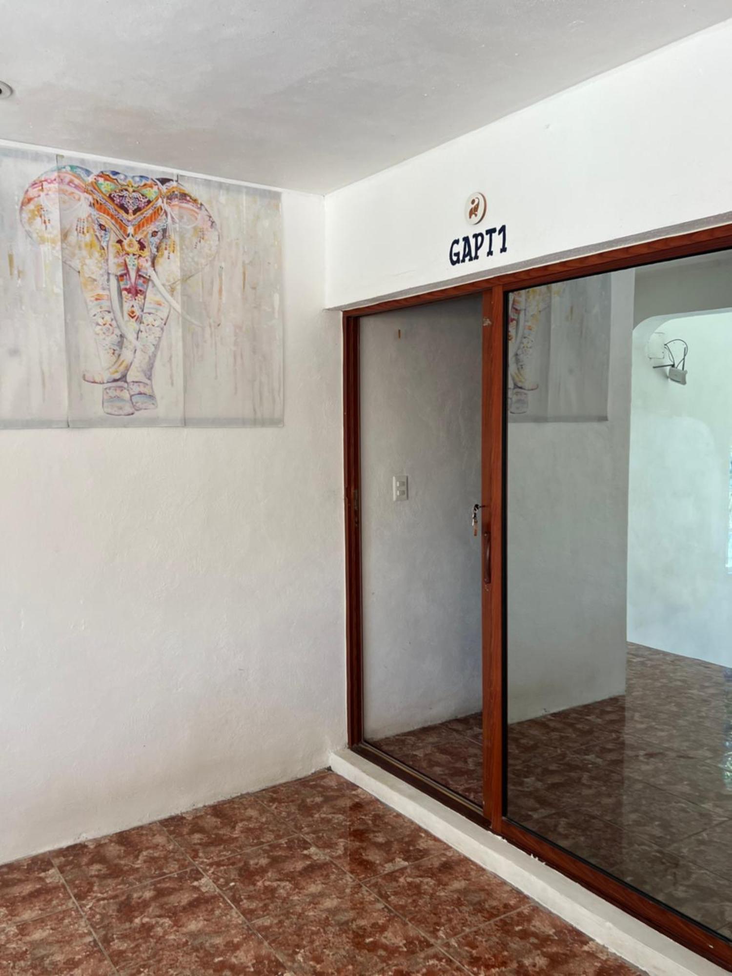 Casa Gajah Hotel Cuyo Buitenkant foto